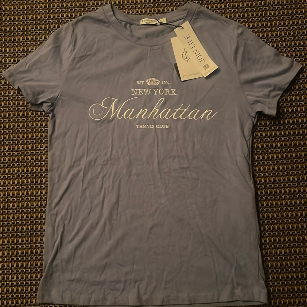 T-shirt small